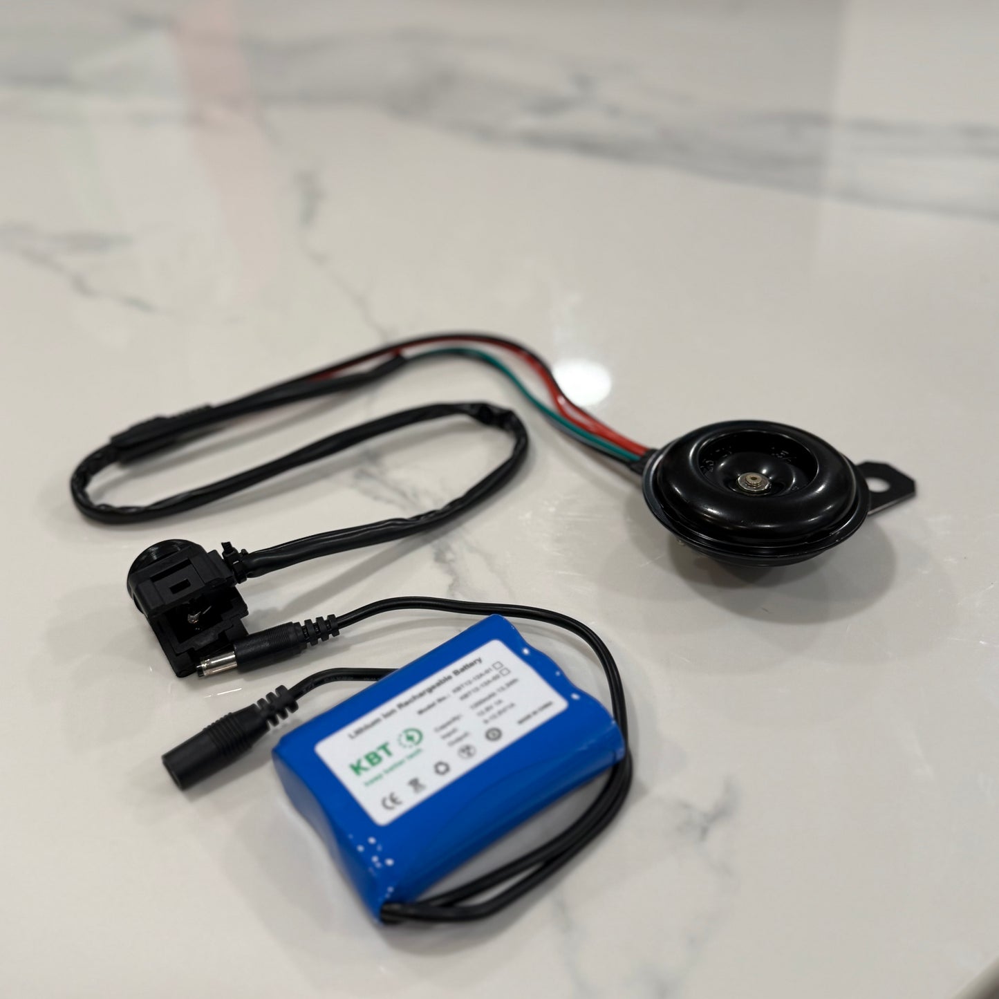 Battery powered horn w/ switch