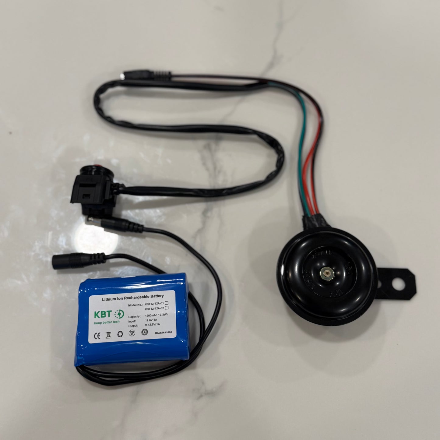 Battery powered horn w/ switch