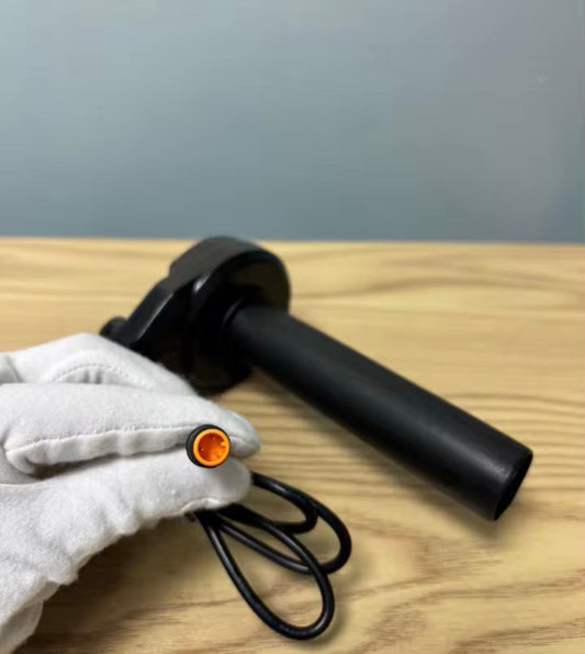 Surron throttle with 3 pin female connector