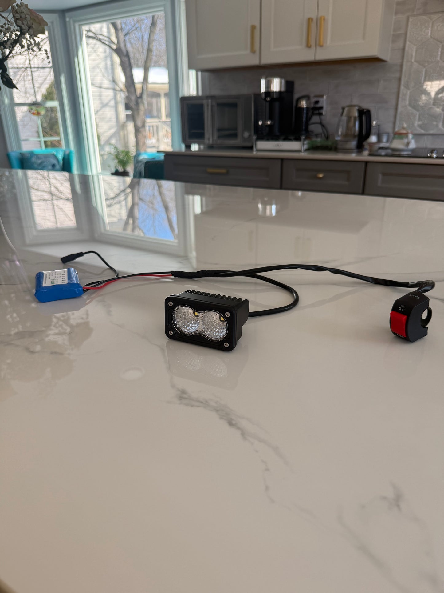 Battery Powered Baja Light w Switch (V2)